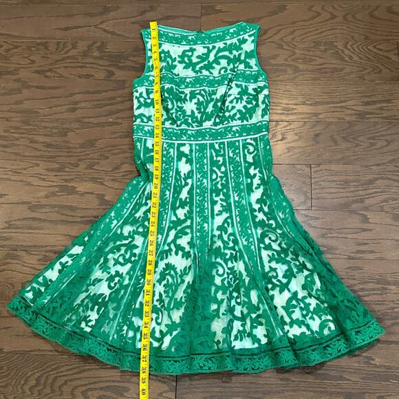 Tadashi Shoji Green Lace Embroidered Fit-and-Flare Cocktail Dress Size 6 - Picture 5 of 10